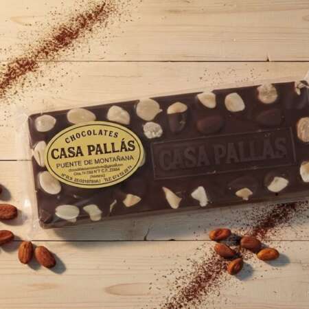 Chocolate con Leche y Almendras - 225 Gramos